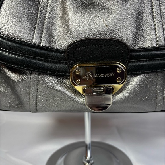 B. Makowsky Women’s Orchard Flap Shoulder Bag - Picture 2 of 15